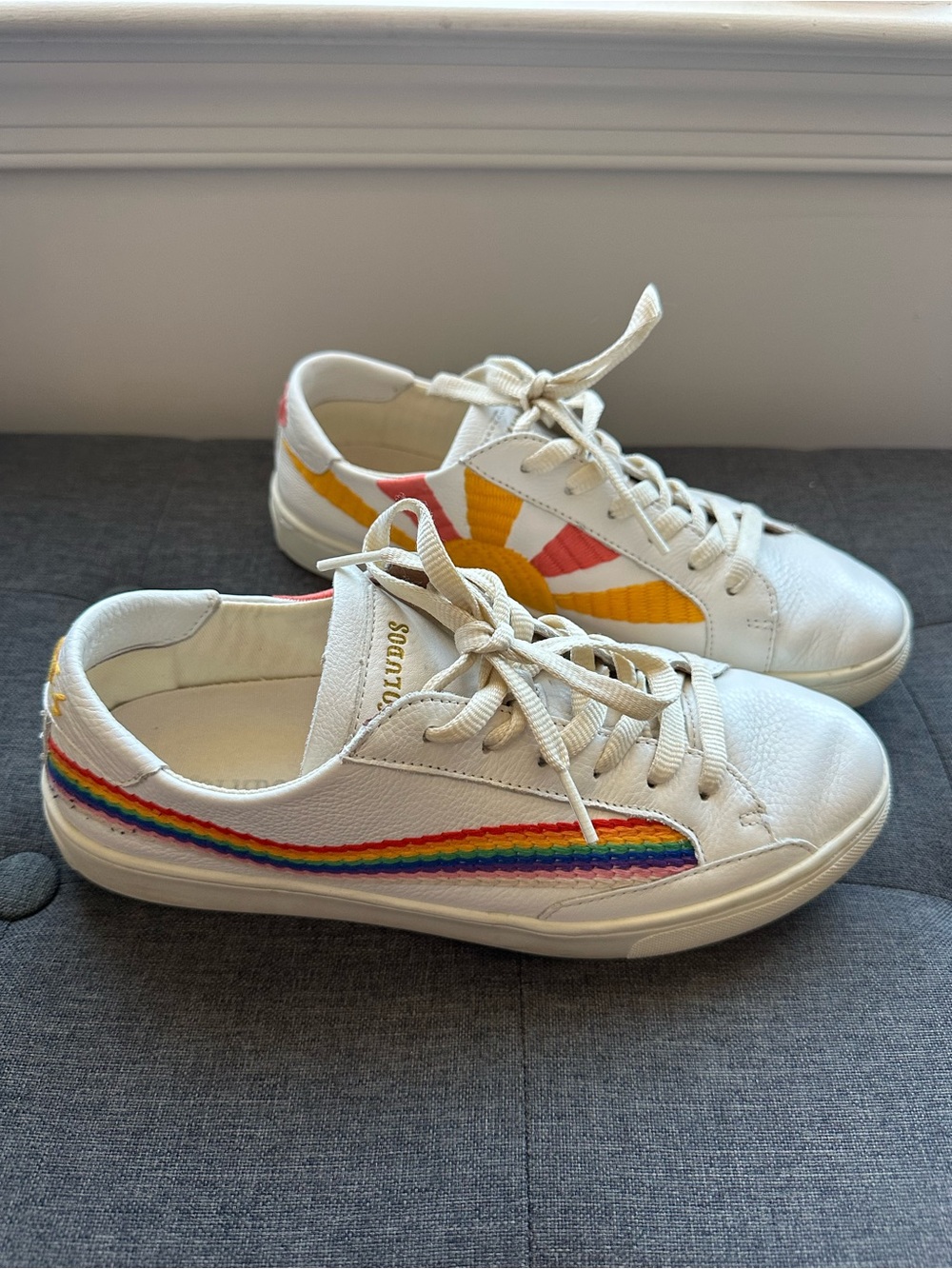 Soludos Ibiza Rainbow Wave Leather Sneakers Good Vibes Pride Retro Sz 8.5